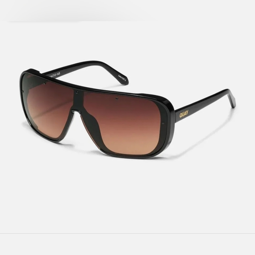 NEW Quay Center Stage Sunglasses